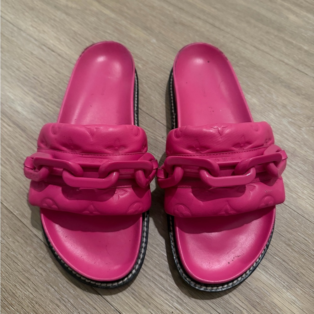 Louis Vuitton Bold Pink Chain Sandals - Picture 2 of 2